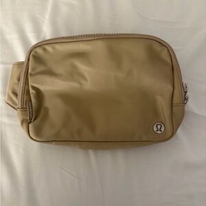 Lululemon Tan Beltbag 2L